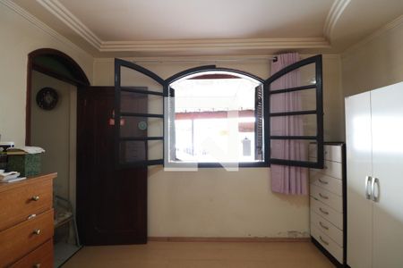 Casa à venda com 5 quartos, 250m² em Vila Cláudia, São Paulo