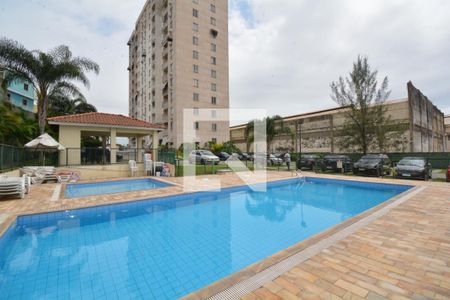 Apartamento à venda com 60m², 2 quartos e sem vagaÁrea comum - Piscina
