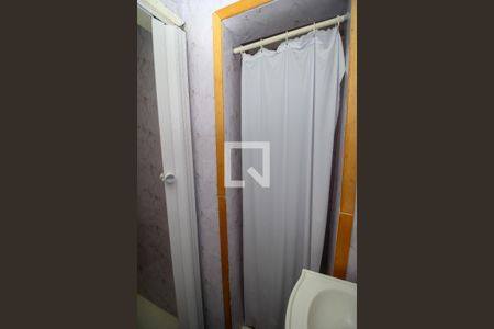 Banheiro de kitnet/studio para alugar com 1 quarto, 35m² em Centro, Rio de Janeiro