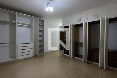Casa para alugar com 203m², 3 quartos e 2 vagasSuíte