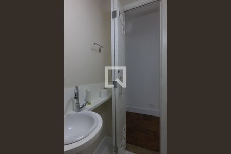 Lavabo de casa para alugar com 3 quartos, 203m² em Vila Progredior, São Paulo