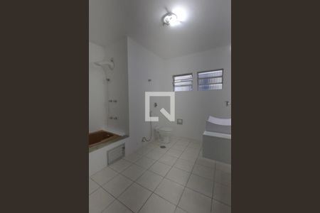 Casa para alugar com 203m², 3 quartos e 2 vagasBanheiro da Suíte 1