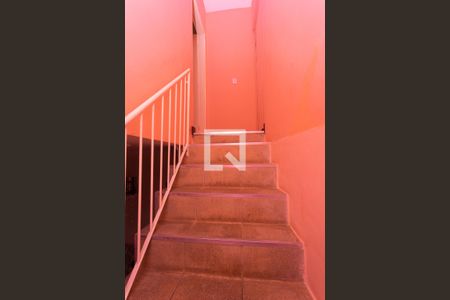 Casa à venda com 258m², 4 quartos e 2 vagasEscada da sala 1