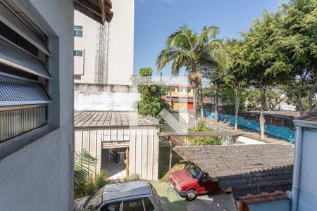 Casa à venda com 258m², 4 quartos e 2 vagasVista da suíte 2 