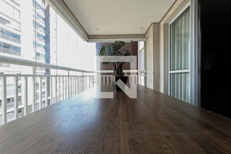 Apartamento à venda com 132m², 3 quartos e 2 vagasVaranda