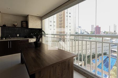 Apartamento à venda com 132m², 3 quartos e 2 vagasVaranda