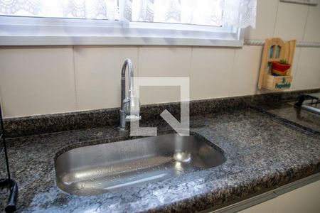 Casa à venda com 100m², 3 quartos e 2 vagas Casa à venda com 100m², 3 quartos e 2 vagasCozinha