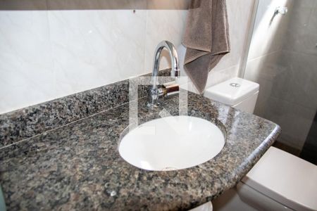 Casa à venda com 100m², 3 quartos e 2 vagas Casa à venda com 100m², 3 quartos e 2 vagasBanheiro 2