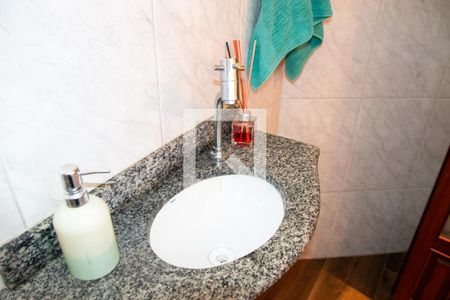 Casa à venda com 100m², 3 quartos e 2 vagas Casa à venda com 100m², 3 quartos e 2 vagasBanheiro 3