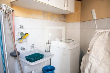 Casa à venda com 100m², 3 quartos e 2 vagas Casa à venda com 100m², 3 quartos e 2 vagasÁrea de Serviço