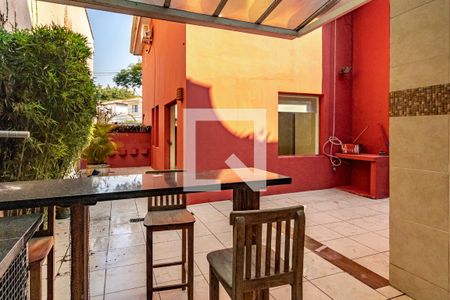 Casa para alugar com 220m², 4 quartos e 5 vagasQuintal e Churrasqueira