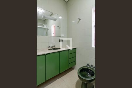 Casa para alugar com 220m², 4 quartos e 5 vagasBanheiro 01 da Suíte 01