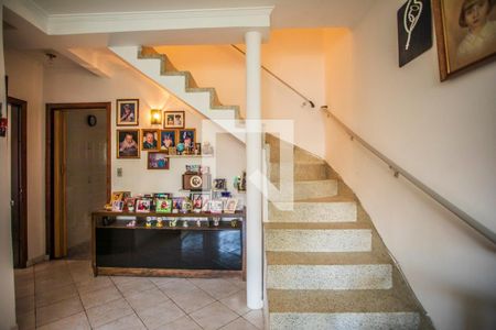 Escadas de casa à venda com 3 quartos, 172m² em Vila Guarani (z Sul), São Paulo