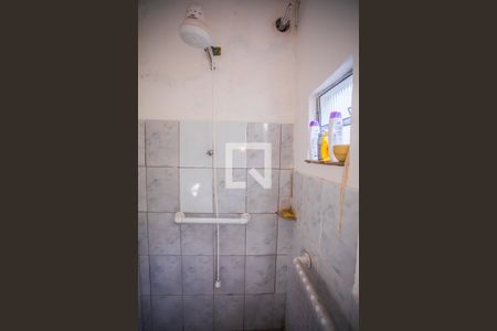 Casa à venda com 172m², 3 quartos e 1 vagaBanheiro de Serviço - Chuveiro