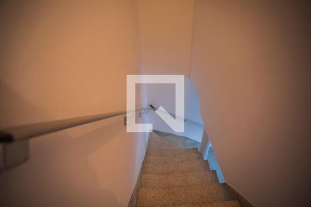 Escadas de casa à venda com 3 quartos, 172m² em Vila Guarani (z Sul), São Paulo