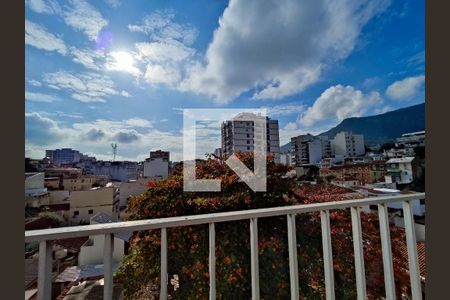 Apartamento à venda com 85m², 2 quartos e 1 vaga Apartamento à venda com 85m², 2 quartos e 1 vagaVista