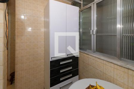 Apartamento à venda com 85m², 2 quartos e 1 vaga Apartamento à venda com 85m², 2 quartos e 1 vagaCozinha - Armários