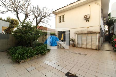 Casa para alugar com 367m², 4 quartos e 4 vagas Casa para alugar com 367m², 4 quartos e 4 vagasQuintal