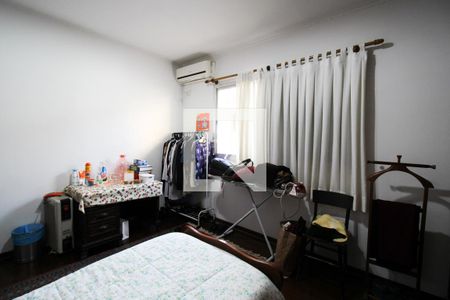 Casa para alugar com 367m², 4 quartos e 4 vagas Casa para alugar com 367m², 4 quartos e 4 vagasQuarto 2