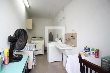 Casa para alugar com 367m², 4 quartos e 4 vagas Casa para alugar com 367m², 4 quartos e 4 vagasLavanderia