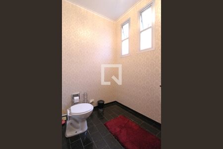 Casa para alugar com 367m², 4 quartos e 4 vagas Casa para alugar com 367m², 4 quartos e 4 vagasLavabo