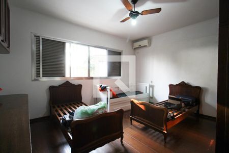 Casa para alugar com 367m², 4 quartos e 4 vagas Casa para alugar com 367m², 4 quartos e 4 vagasSuíte 2