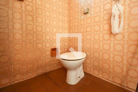 Casa para alugar com 367m², 4 quartos e 4 vagas Casa para alugar com 367m², 4 quartos e 4 vagasBanheiro de Serviço 2