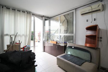 Casa para alugar com 367m², 4 quartos e 4 vagas Casa para alugar com 367m², 4 quartos e 4 vagasarto de Serviço