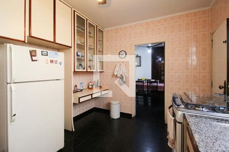 Casa para alugar com 367m², 4 quartos e 4 vagas Casa para alugar com 367m², 4 quartos e 4 vagasCozinha