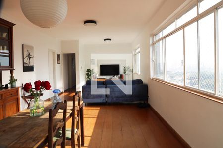 Sala de apartamento à venda com 2 quartos, 140m² em Higienópolis, São Paulo