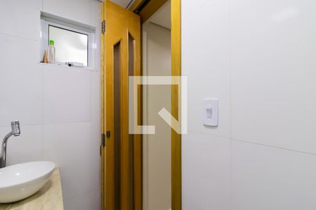 Casa à venda com 288m², 5 quartos e 3 vagas Casa à venda com 288m², 5 quartos e 3 vagasBanheiro Casa 2