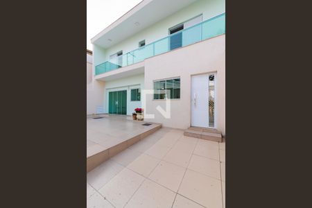 Casa à venda com 288m², 5 quartos e 3 vagas Casa à venda com 288m², 5 quartos e 3 vagasGaragem