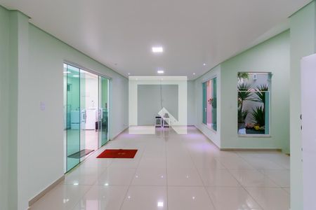 Casa à venda com 288m², 5 quartos e 3 vagas Casa à venda com 288m², 5 quartos e 3 vagasSala Casa 1