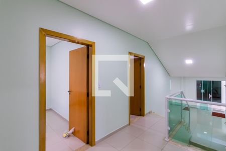 Casa à venda com 288m², 5 quartos e 3 vagas Casa à venda com 288m², 5 quartos e 3 vagas Corredor Casa 1