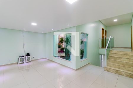 Casa à venda com 288m², 5 quartos e 3 vagas Casa à venda com 288m², 5 quartos e 3 vagasSala Casa 1