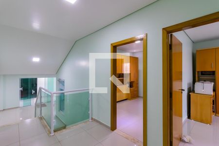 Casa à venda com 288m², 5 quartos e 3 vagas Casa à venda com 288m², 5 quartos e 3 vagas Corredor Casa 1