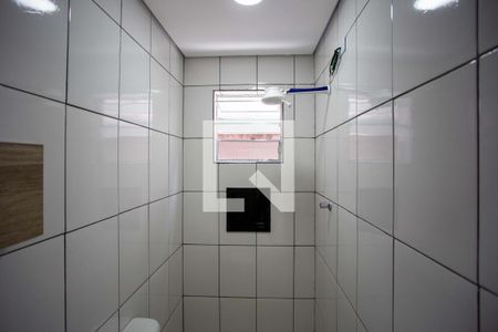 Banheiro de casa para alugar com 1 quarto, 26m² em Taboão, Diadema