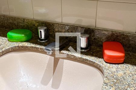 Apartamento à venda com 216m², 3 quartos e 3 vagasBanheiro da Suíte 3