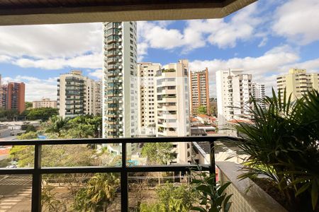 Apartamento à venda com 216m², 3 quartos e 3 vagasSacada