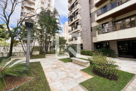 Apartamento à venda com 216m², 3 quartos e 3 vagasFachada
