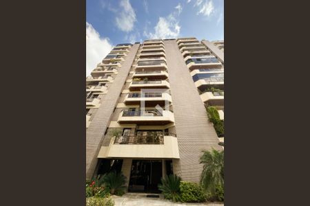 Apartamento à venda com 216m², 3 quartos e 3 vagasFachada