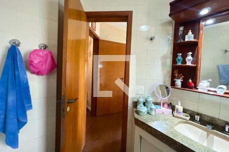 Apartamento à venda com 216m², 3 quartos e 3 vagasBanheiro da Suíte 1