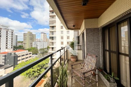Apartamento à venda com 216m², 3 quartos e 3 vagasSacada