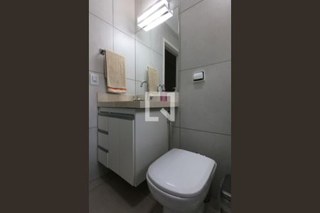 Casa à venda com 153m², 4 quartos e 2 vagas Casa à venda com 153m², 4 quartos e 2 vagasBanheiro