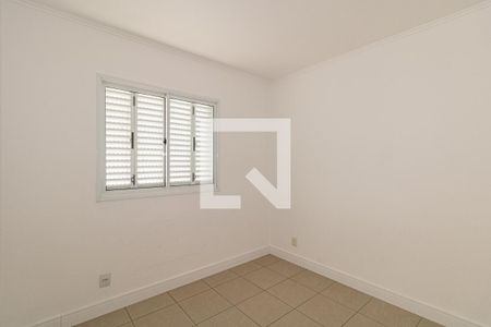 Quarto 1 de apartamento para alugar com 2 quartos, 52m² em Sarandi, Porto Alegre