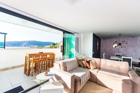 Sala de apartamento à venda com 3 quartos, 200m² em Charitas, Niterói