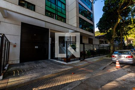 Apartamento à venda com 200m², 3 quartos e 3 vagasFachada