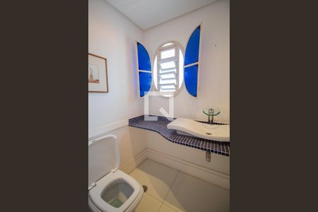 Apartamento à venda com 167m², 3 quartos e 2 vagas Apartamento à venda com 167m², 3 quartos e 2 vagasLavabo