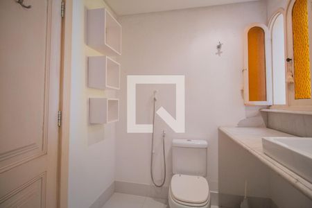 Apartamento à venda com 167m², 3 quartos e 2 vagas Apartamento à venda com 167m², 3 quartos e 2 vagasBanheiro Corredor