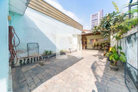 Casa à venda com 197m², 3 quartos e 2 vagasQuintal Fundos